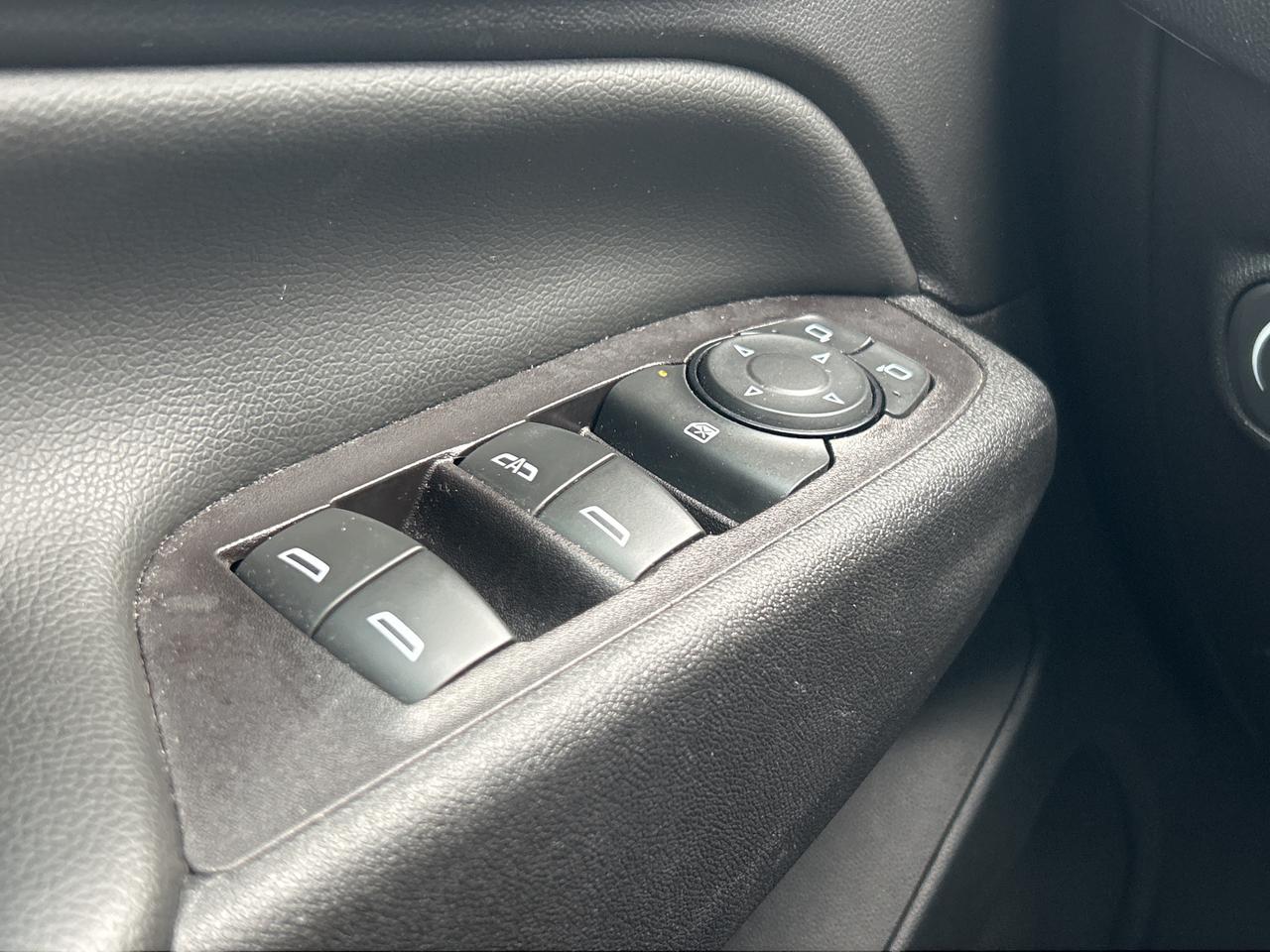 2022 Chevrolet Equinox LT   Clean Carfax   One Owner Photo