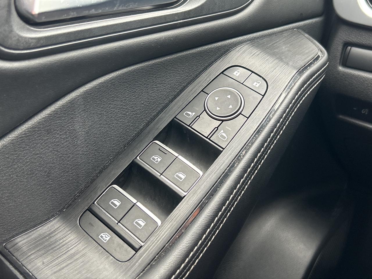 2024 Nissan Rogue SL Photo