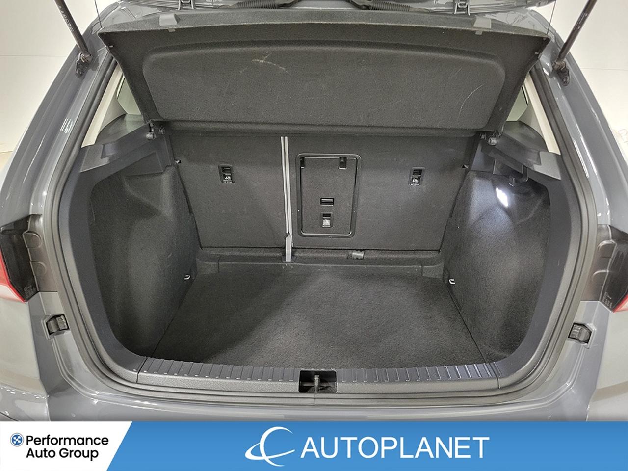 2024 Volkswagen Taos Comfortline, Apple CarPlay, Pano Roof Photo