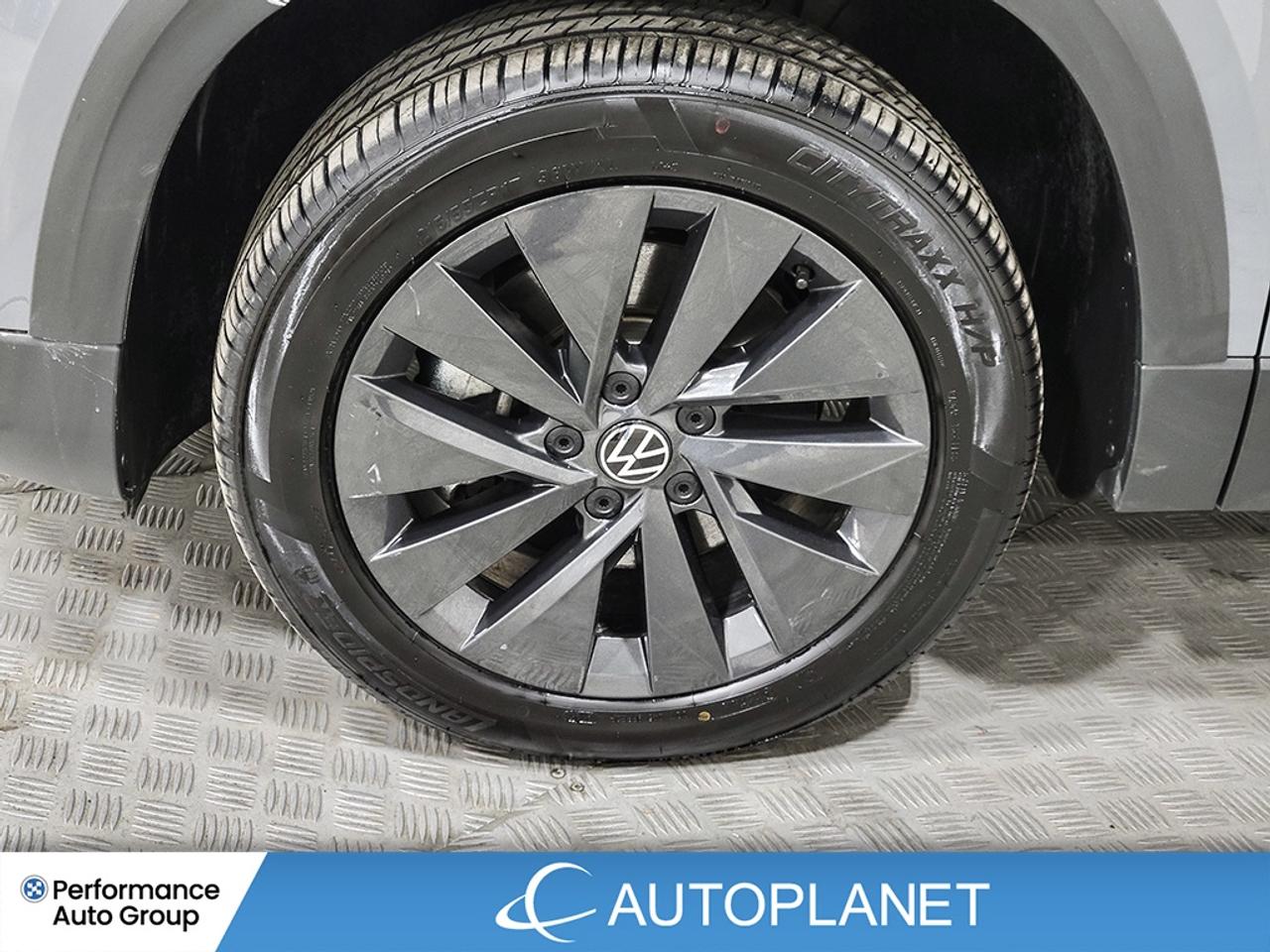 2024 Volkswagen Taos Comfortline, Apple CarPlay, Pano Roof Photo