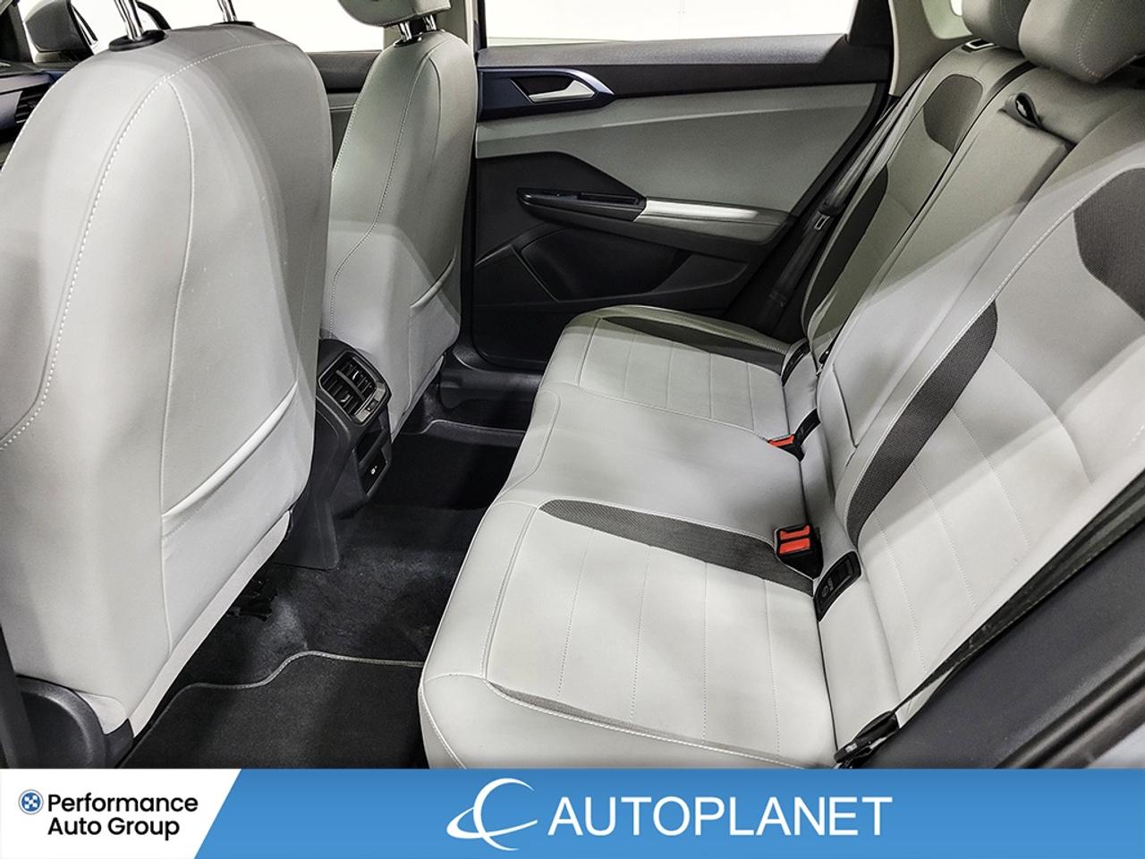 2024 Volkswagen Taos Comfortline, Apple CarPlay, Pano Roof Photo