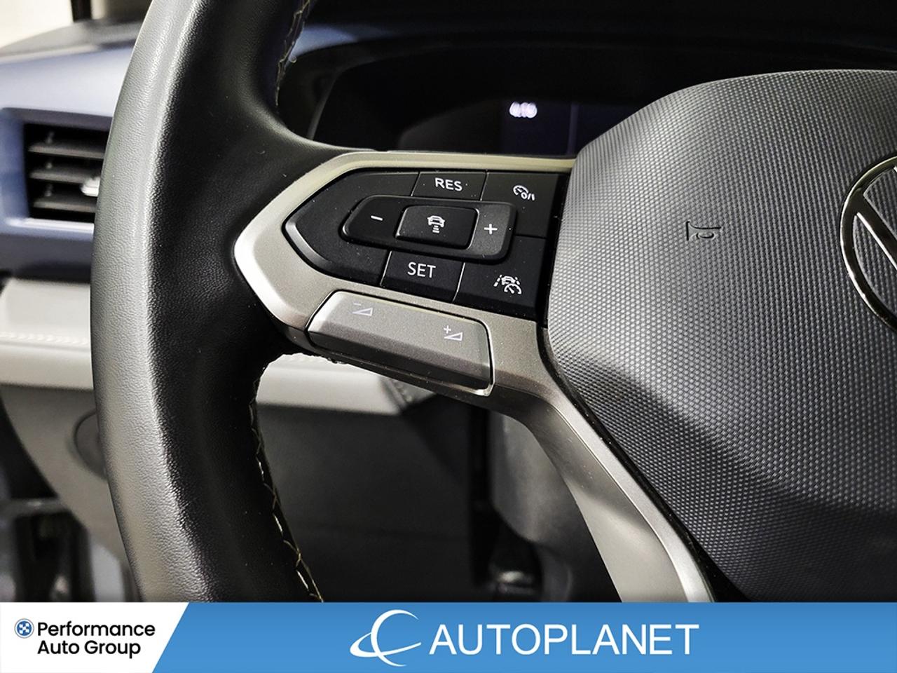 2024 Volkswagen Taos Comfortline, Apple CarPlay, Pano Roof Photo