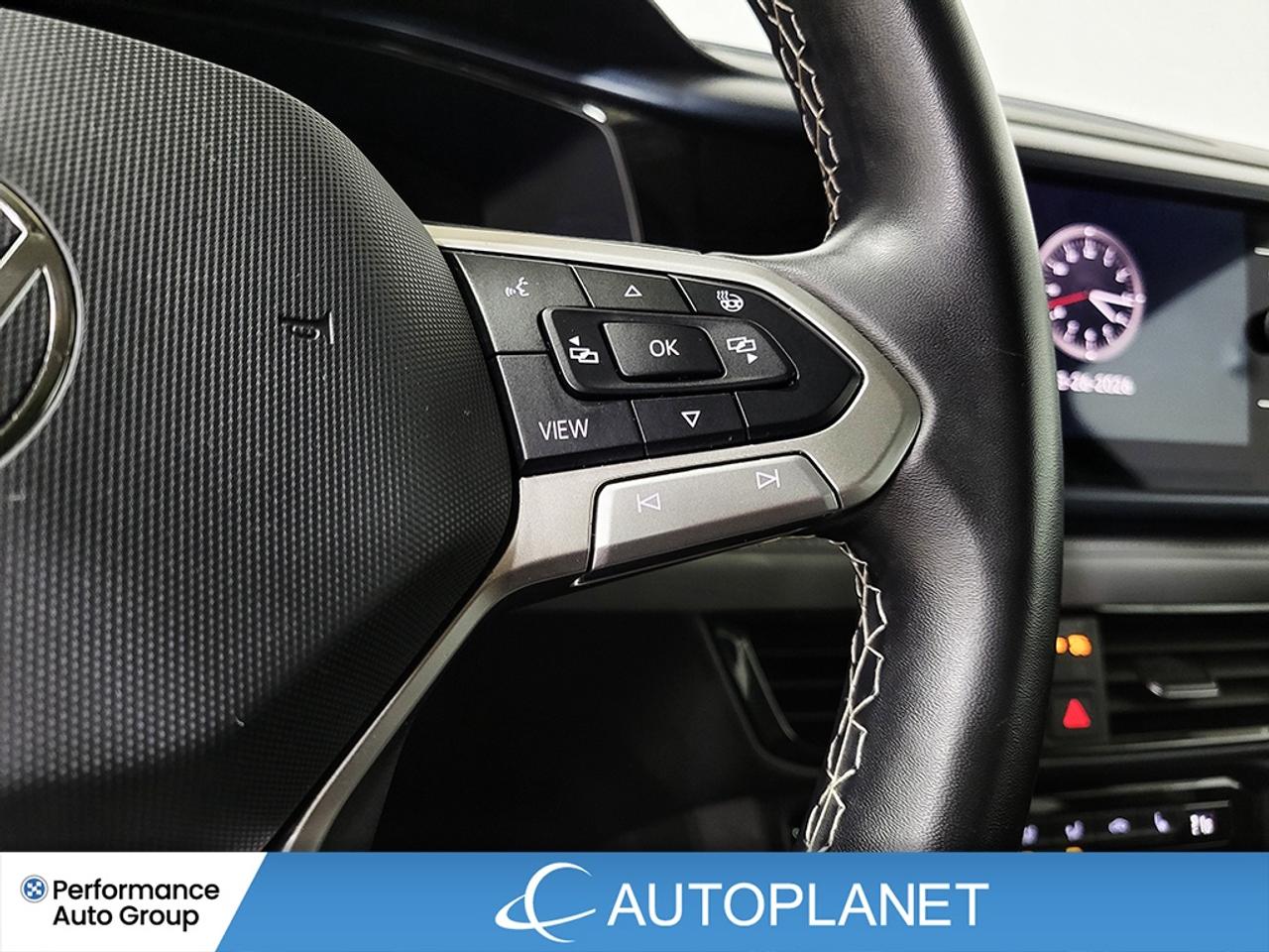 2024 Volkswagen Taos Comfortline, Apple CarPlay, Pano Roof Photo