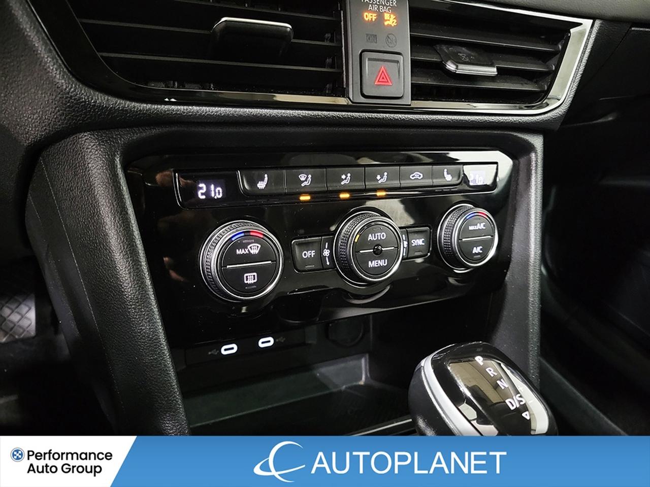 2024 Volkswagen Taos Comfortline, Apple CarPlay, Pano Roof Photo