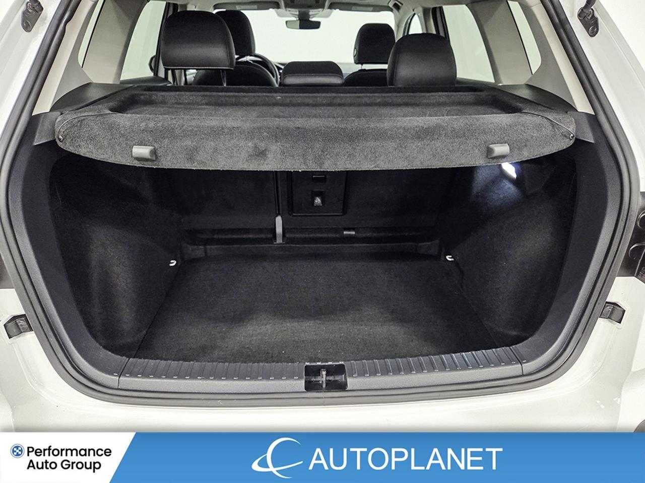 2024 Volkswagen Taos Comfortline, Back Up Cam, Pano Roof, Apple CarPlay Photo