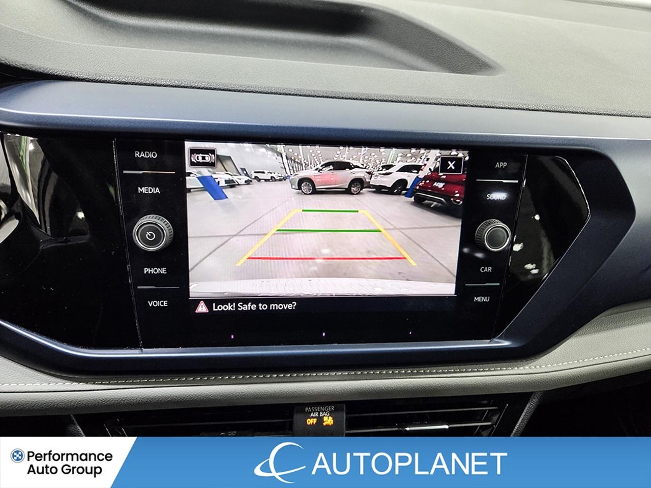 2024 Volkswagen Taos Comfortline, Back Up Cam, Pano Roof, Apple CarPlay Photo