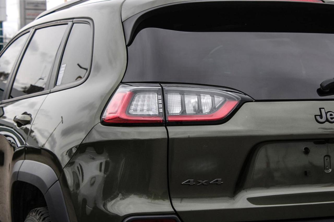 2019 Jeep Cherokee Trailhawk  SiriusXM Gps HtdSeats BkpCam Photo