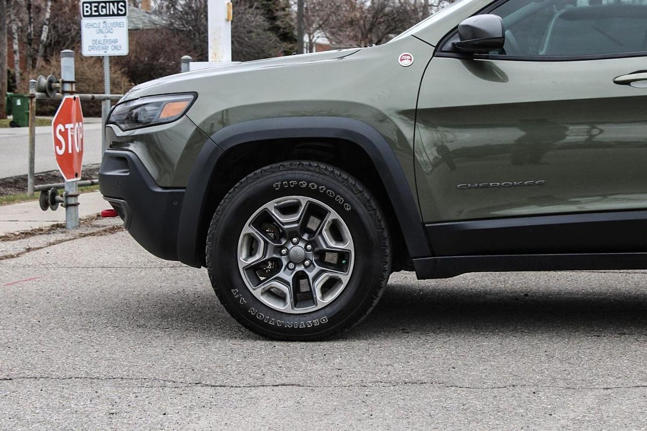 2019 Jeep Cherokee Trailhawk  SiriusXM Gps HtdSeats BkpCam Photo