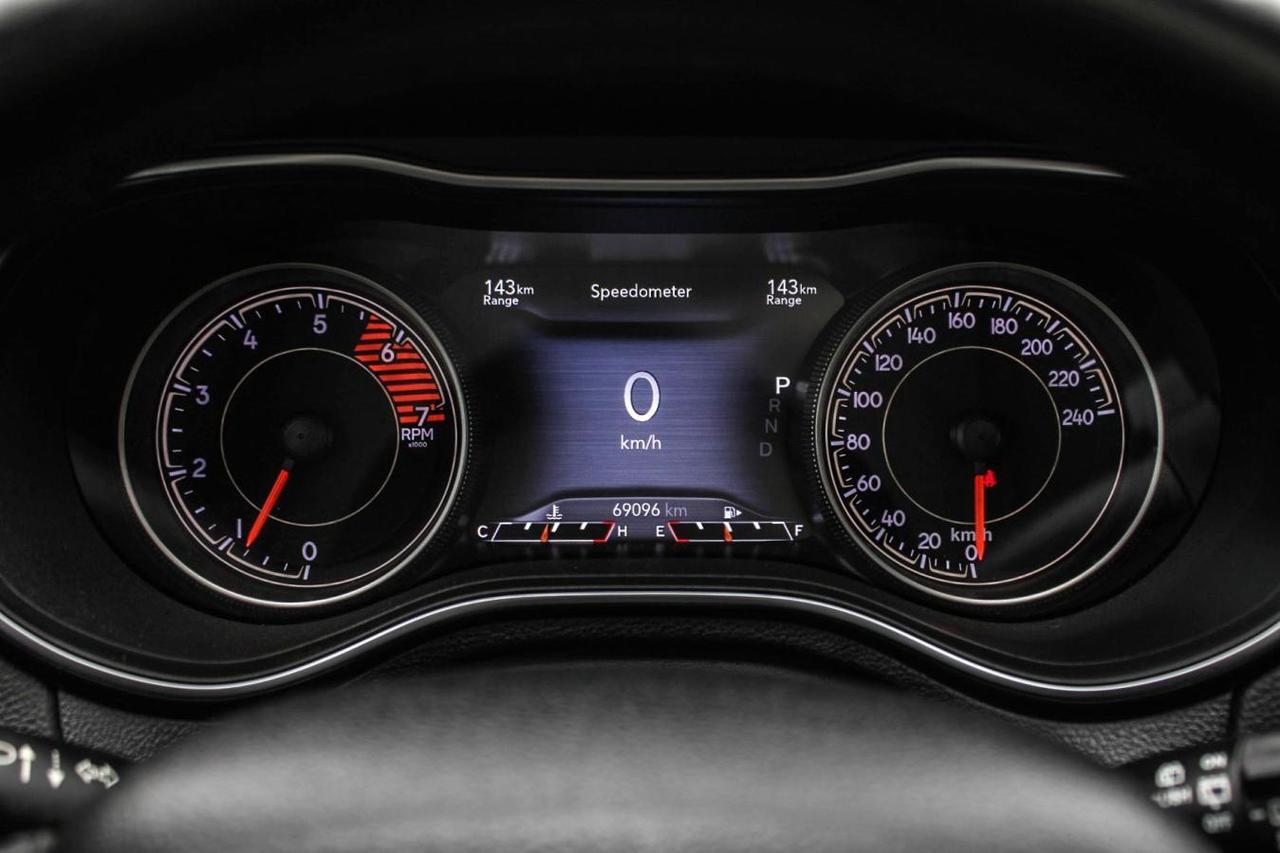 2019 Jeep Cherokee Trailhawk  SiriusXM Gps HtdSeats BkpCam Photo