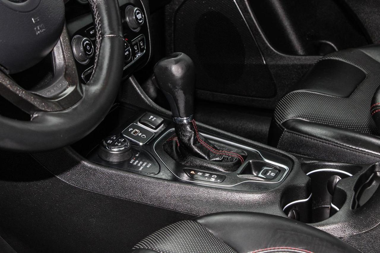 2019 Jeep Cherokee Trailhawk  SiriusXM Gps HtdSeats BkpCam Photo