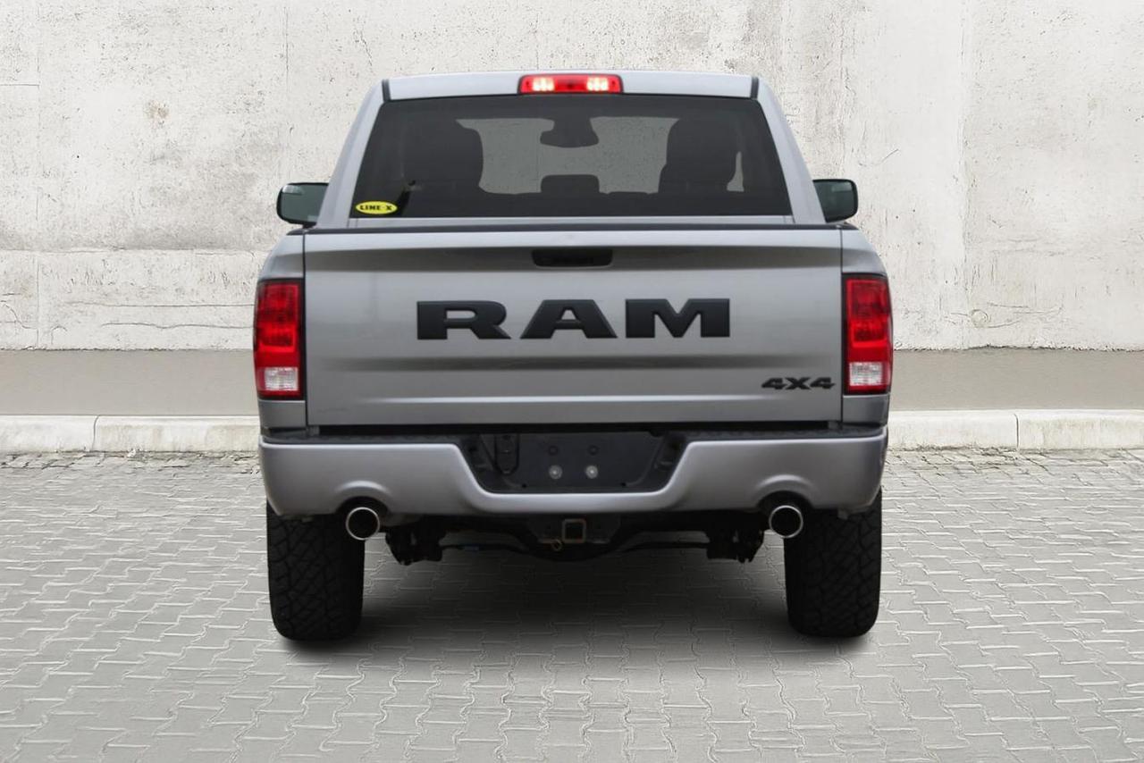 2021 RAM 1500 Classic CLASSIC TRADESMAN Photo4