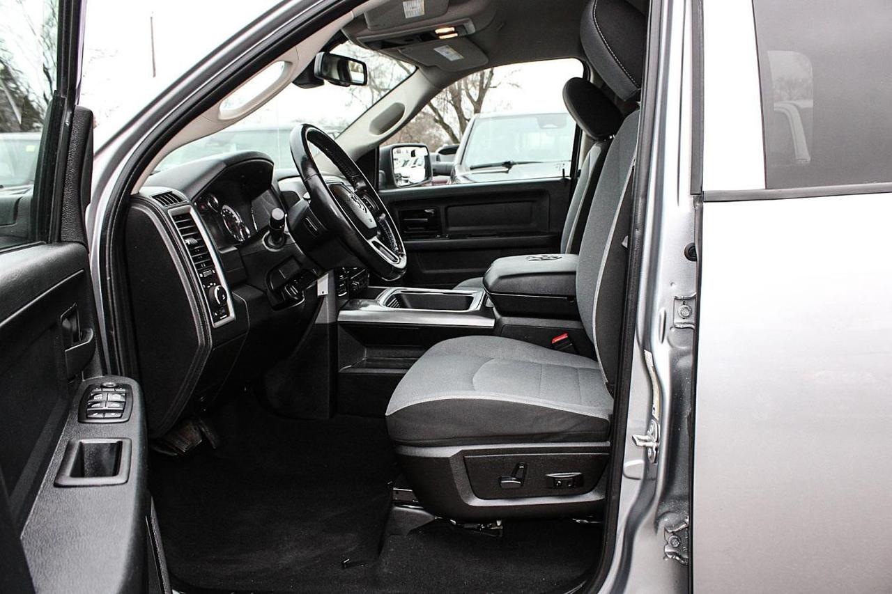 2021 RAM 1500 Classic CLASSIC TRADESMAN Photo