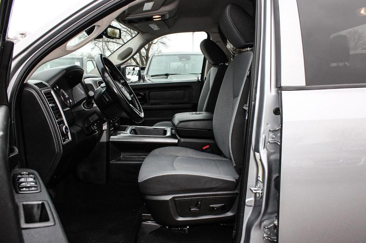 2021 RAM 1500 Classic CLASSIC TRADESMAN Photo