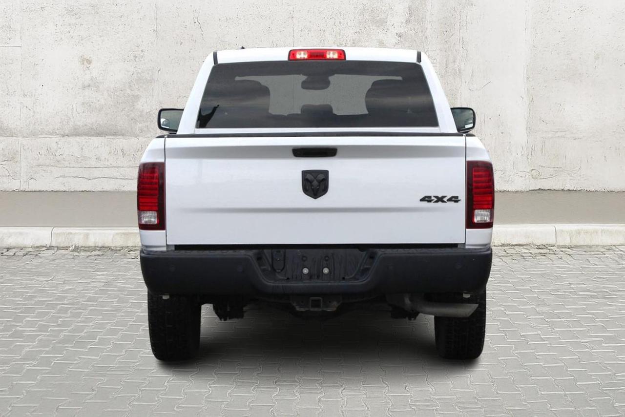 2021 RAM 1500 Classic Classic Warlock Crew Cab 4x4  Gps BkpCam RearParki Photo4