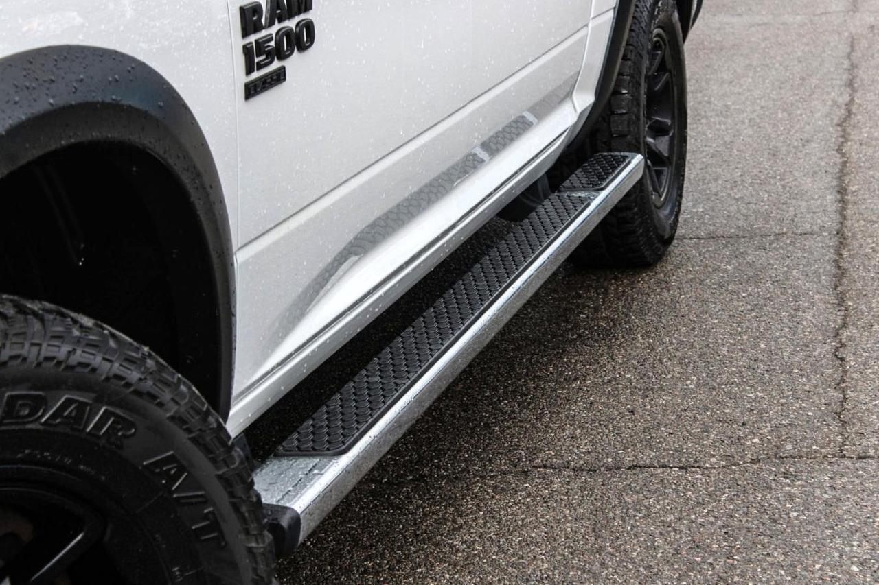 2021 RAM 1500 Classic Classic Warlock Crew Cab 4x4  Gps BkpCam RearParki Photo