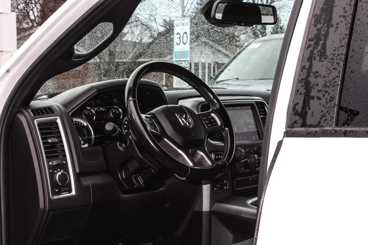 2021 RAM 1500 Classic Classic Warlock Crew Cab 4x4  Gps BkpCam RearParki Photo