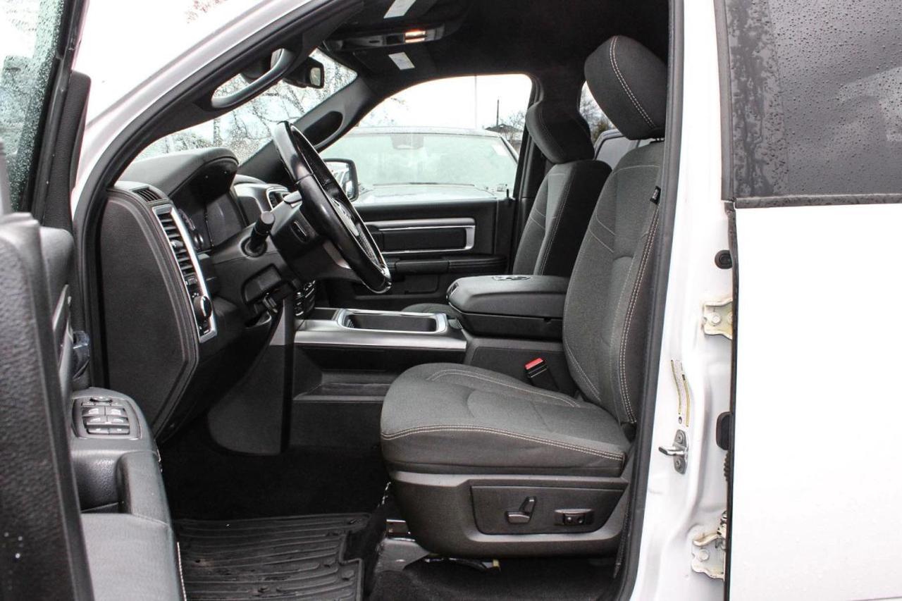 2021 RAM 1500 Classic Classic Warlock Crew Cab 4x4  Gps BkpCam RearParki Photo