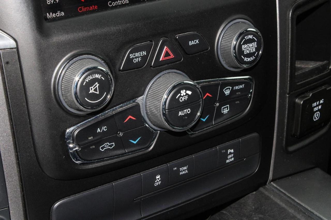 2021 RAM 1500 Classic Classic Warlock Crew Cab 4x4  Gps BkpCam RearParki Photo