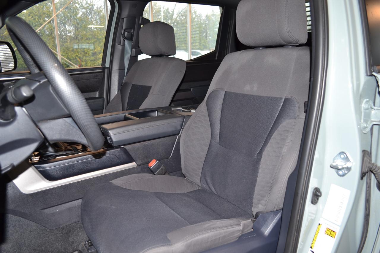 2025 Toyota Tundra SR5 Photo
