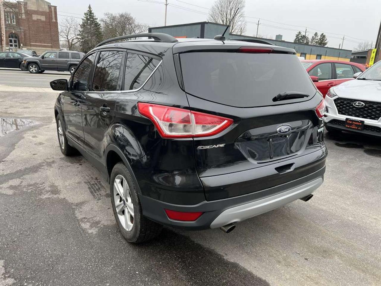 2014 Ford Escape SE 4dr Front-wheel Drive Automatic Photo