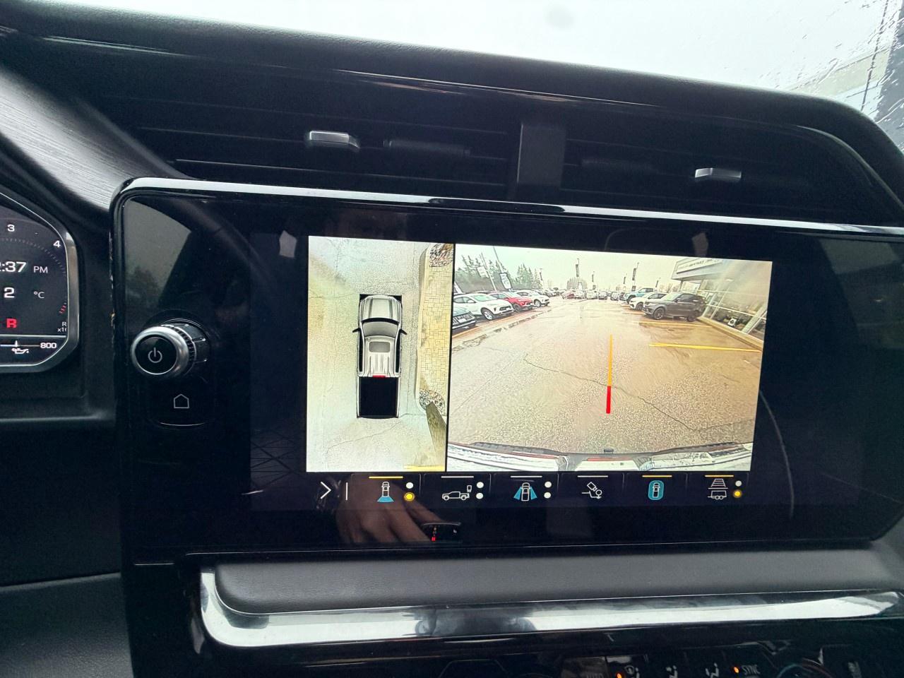 2023 GMC Sierra 1500 Crew Cab Short Box 4-Wheel Drive AT4X Photo