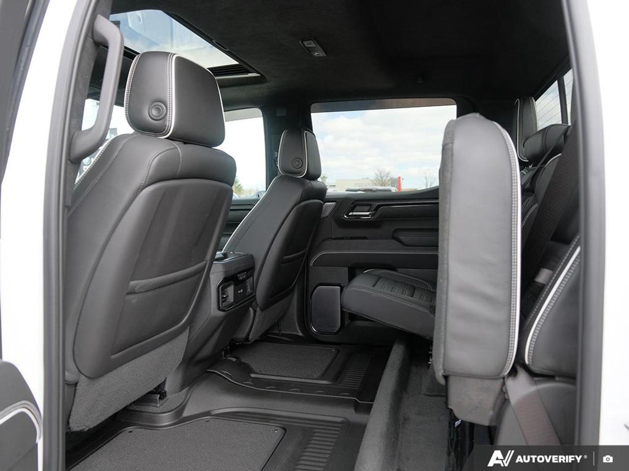 2023 GMC Sierra 1500 Crew Cab Short Box 4-Wheel Drive AT4X Photo