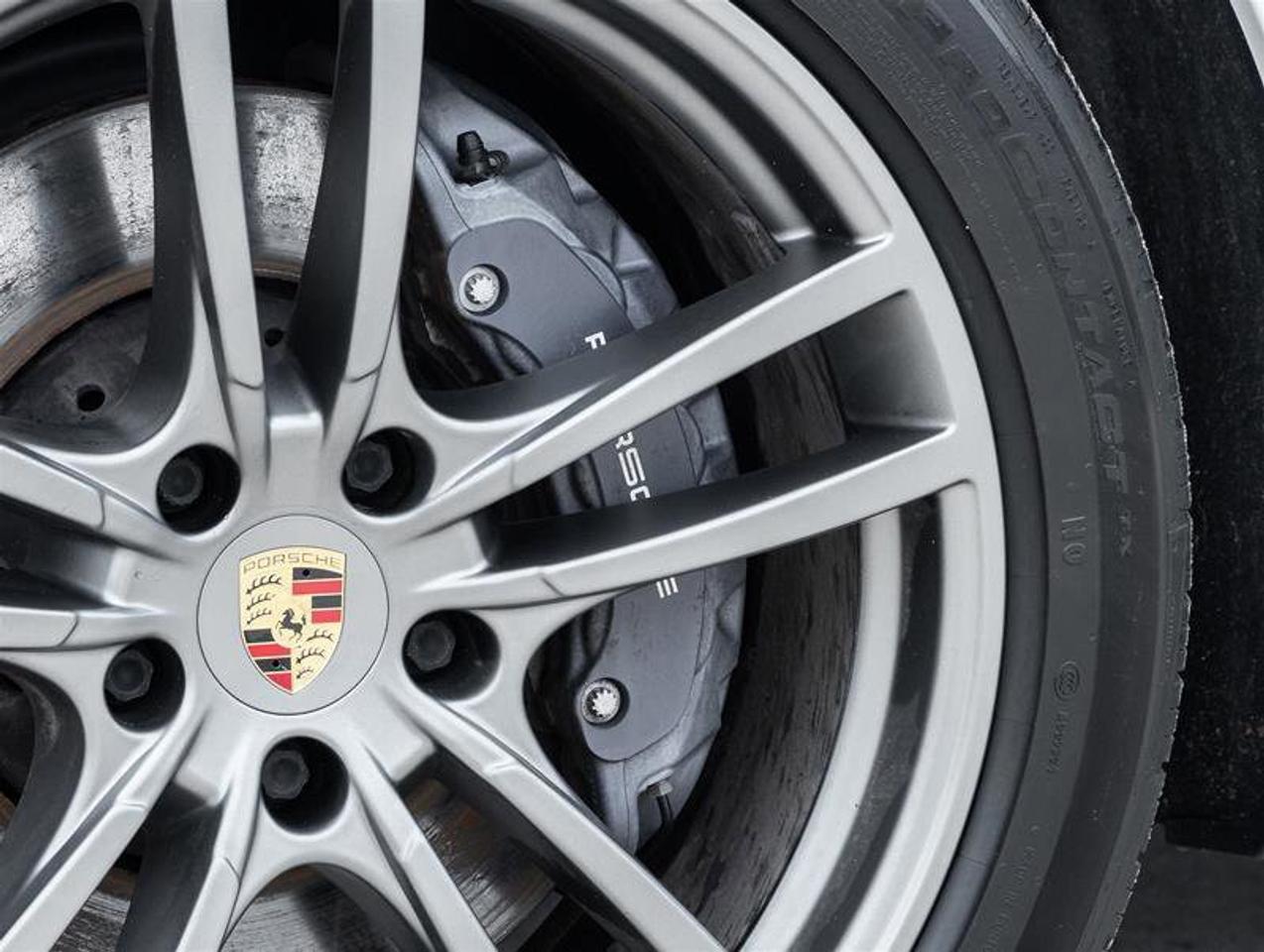 2022 Porsche Cayenne Platinum Edition Coupe AWD Existing Warranty Until Photo