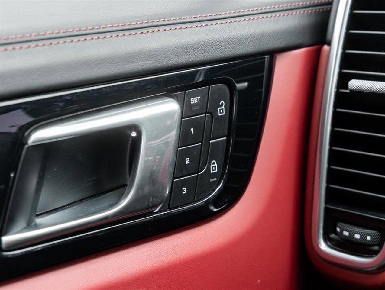 2022 Porsche Cayenne Platinum Edition Coupe AWD Existing Warranty Until Photo