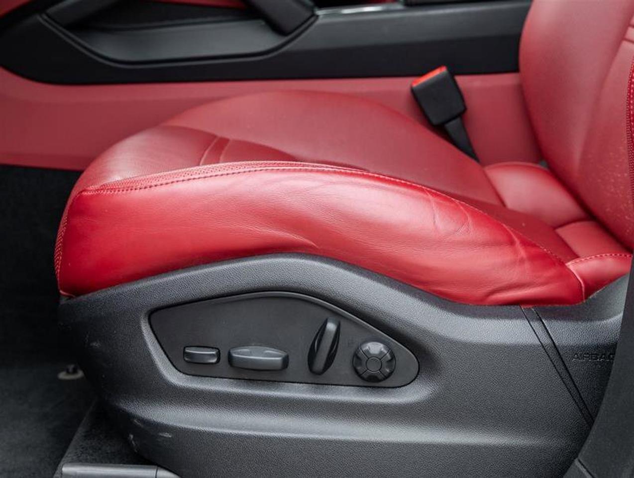 2022 Porsche Cayenne Platinum Edition Coupe AWD Existing Warranty Until Photo