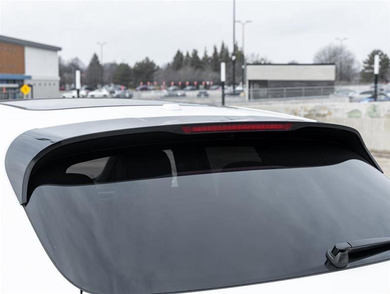 2025 Porsche Macan AWD Premium Pkg Plus Surround View BOSE Surround S Photo