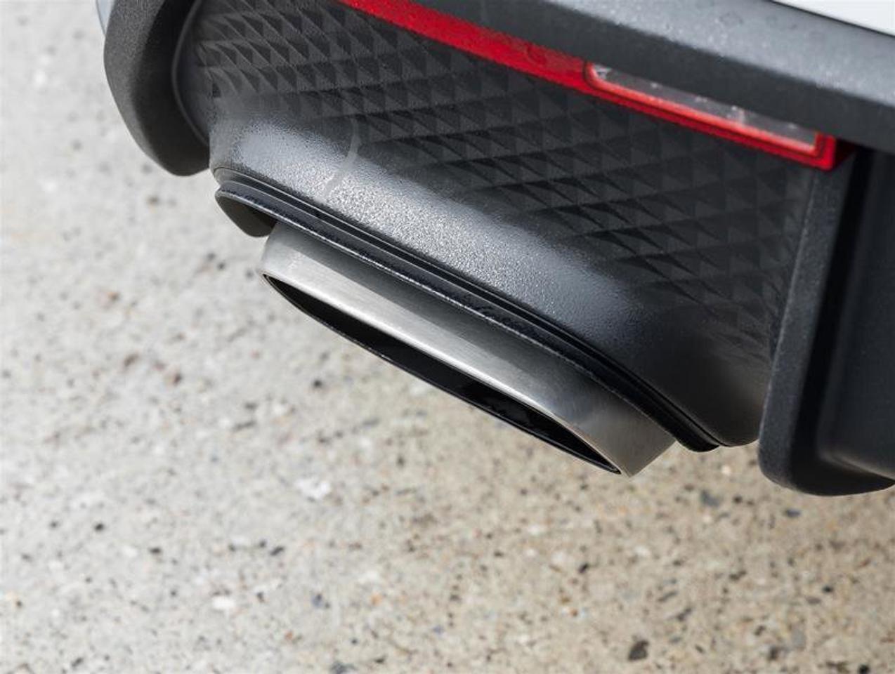 2025 Porsche Macan AWD Premium Pkg Plus Surround View BOSE Surround S Photo