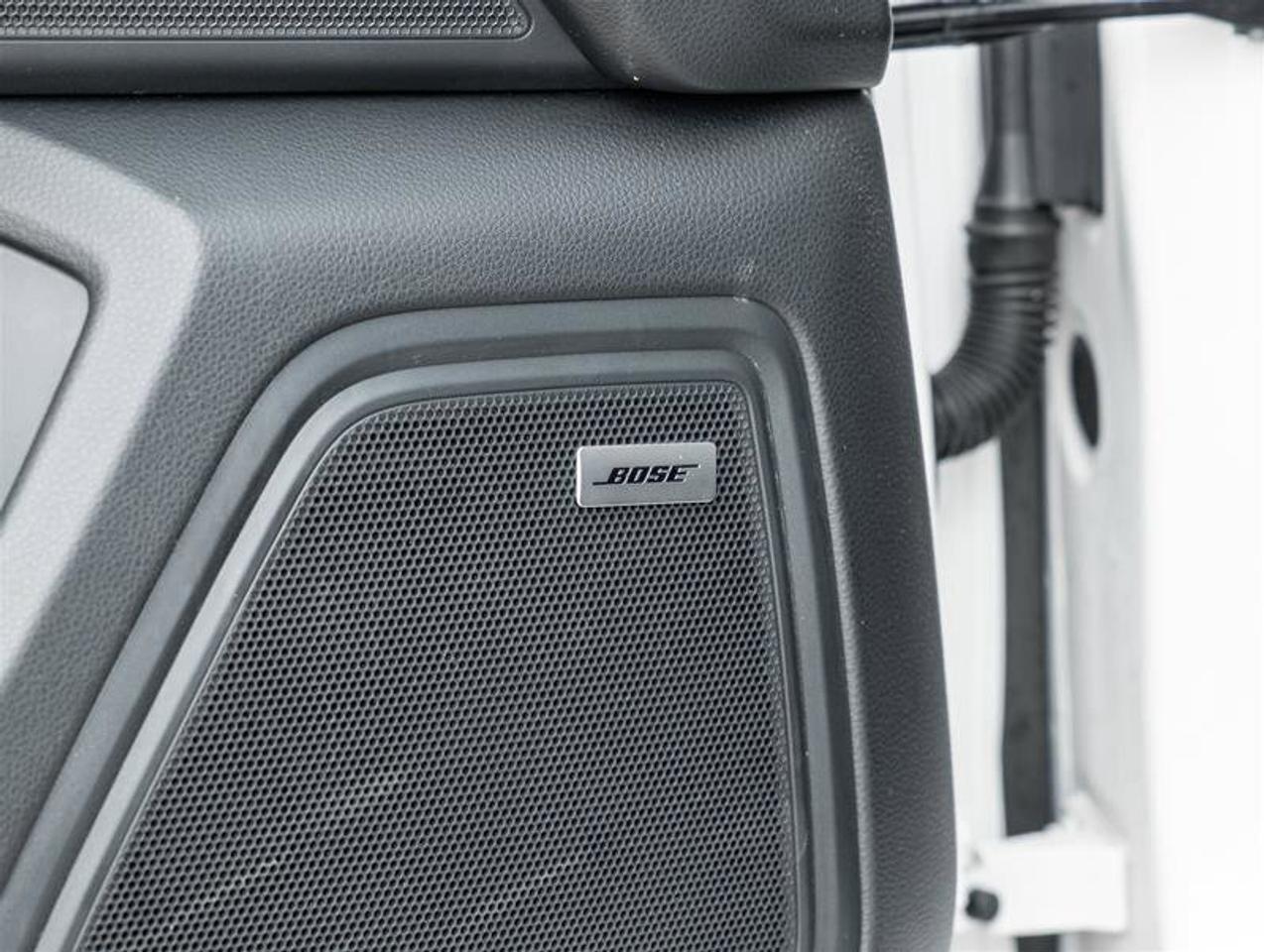 2025 Porsche Macan AWD Premium Pkg Plus Surround View BOSE Surround S Photo