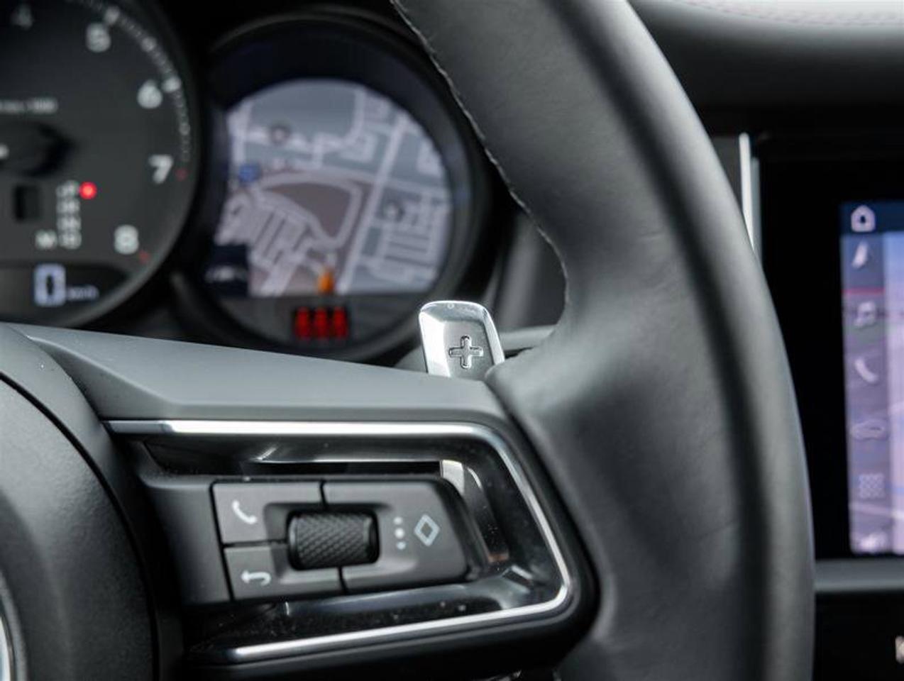 2025 Porsche Macan AWD Premium Pkg Plus Surround View BOSE Surround S Photo