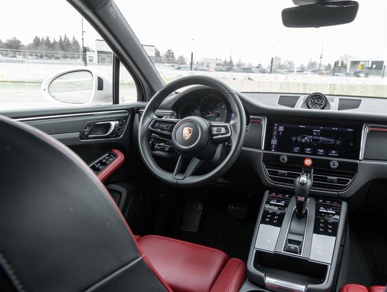 2025 Porsche Macan AWD Premium Pkg Plus Surround View BOSE Surround S Photo