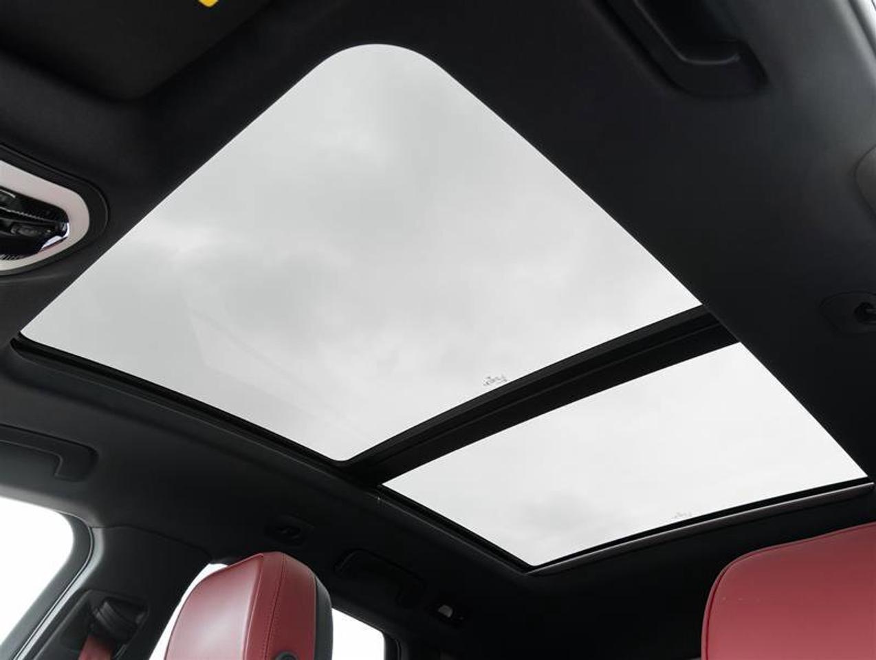 2025 Porsche Macan AWD Premium Pkg Plus Surround View BOSE Surround S Photo