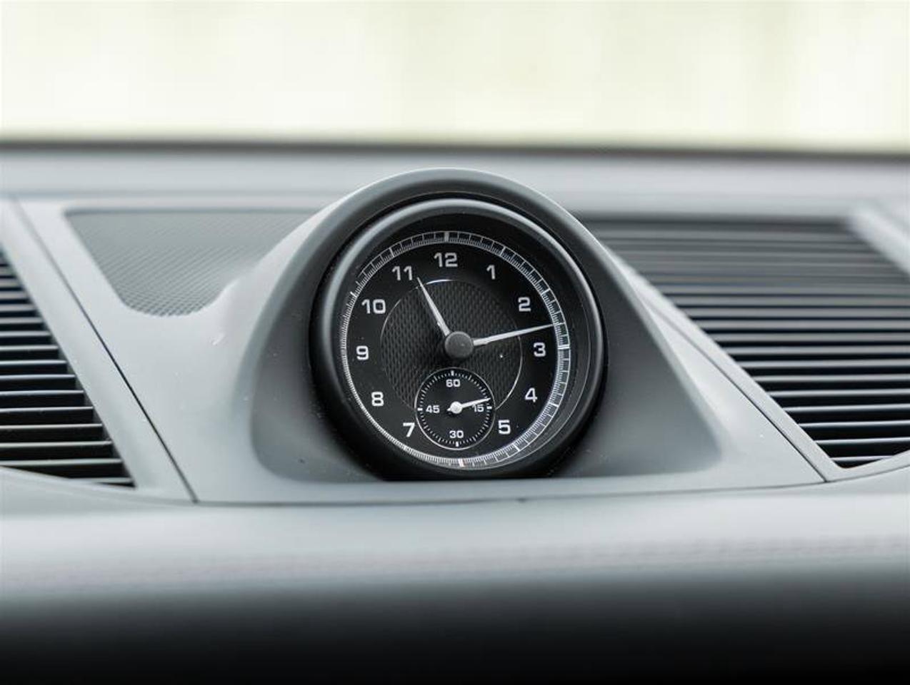 2025 Porsche Macan AWD Premium Pkg Plus Surround View BOSE Surround S Photo