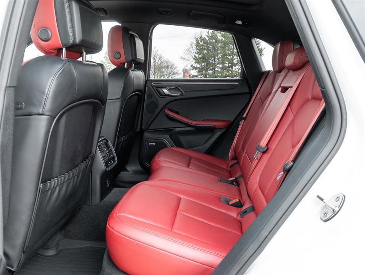 2025 Porsche Macan AWD Premium Pkg Plus Surround View BOSE Surround S Photo