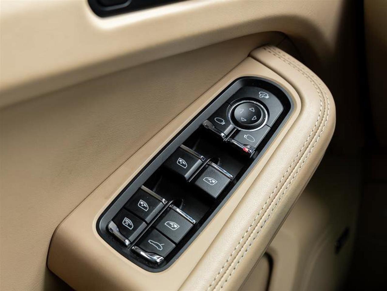 2023 Porsche Macan T AWD CPO Premium Pkg Plus 21 RS Spyder Design Whe Photo