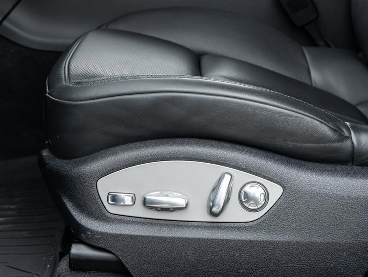 2021 Porsche Macan GTS AWD Existing Warranty Until Oct 2029 Premium P Photo