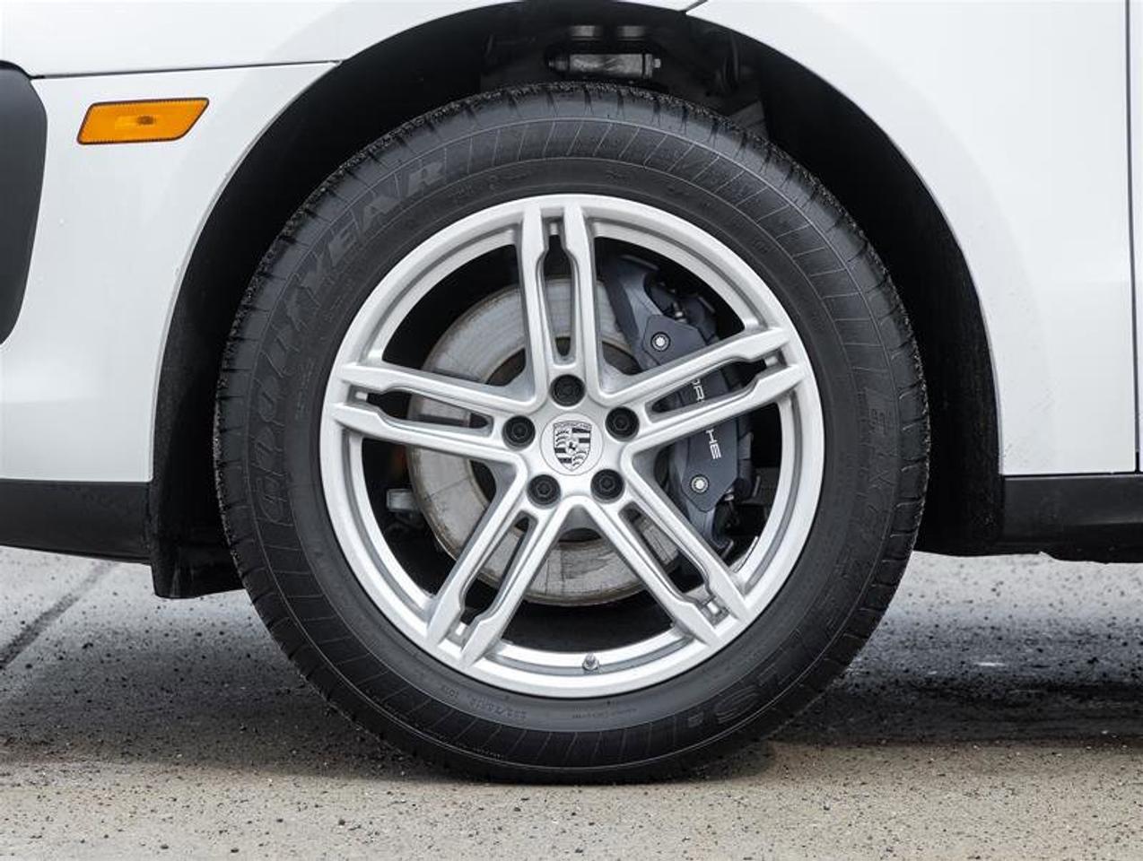 2025 Porsche Macan AWD Premium Pkg Plus Surround View  BOSE® Surround Photo