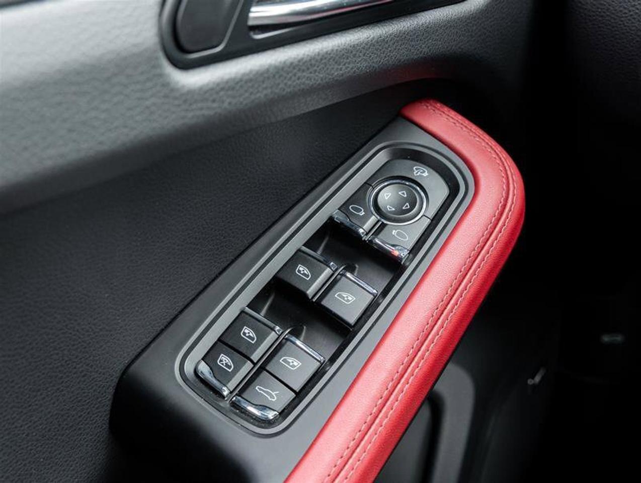 2025 Porsche Macan AWD Premium Pkg Plus Surround View  BOSE® Surround Photo