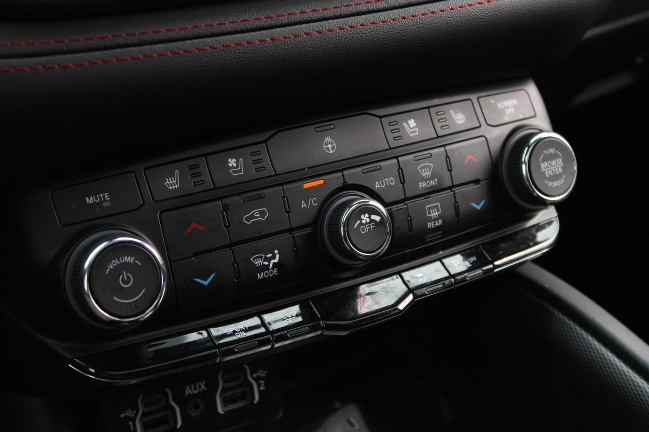 2025 Dodge Durango R/T  Gps SiriusXM BkpCam HtdSeats Sunroof Photo