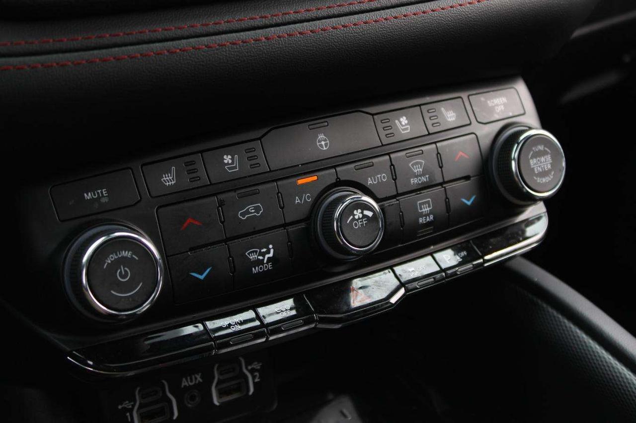2025 Dodge Durango R/T  Gps SiriusXM BkpCam HtdSeats Sunroof Photo