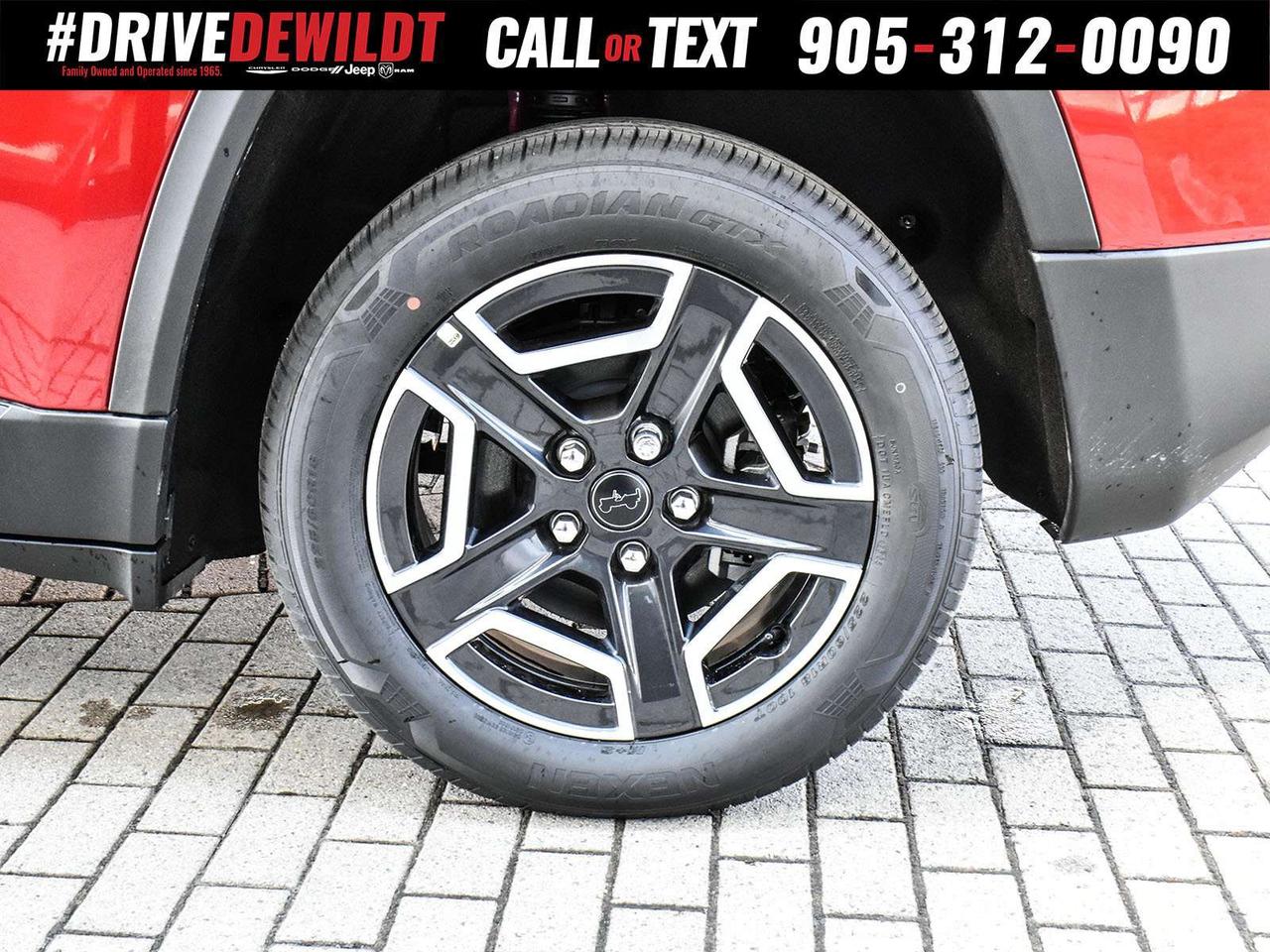 2026 Jeep Cherokee LAREDO   DEMO   NEW CAR RATES Photo