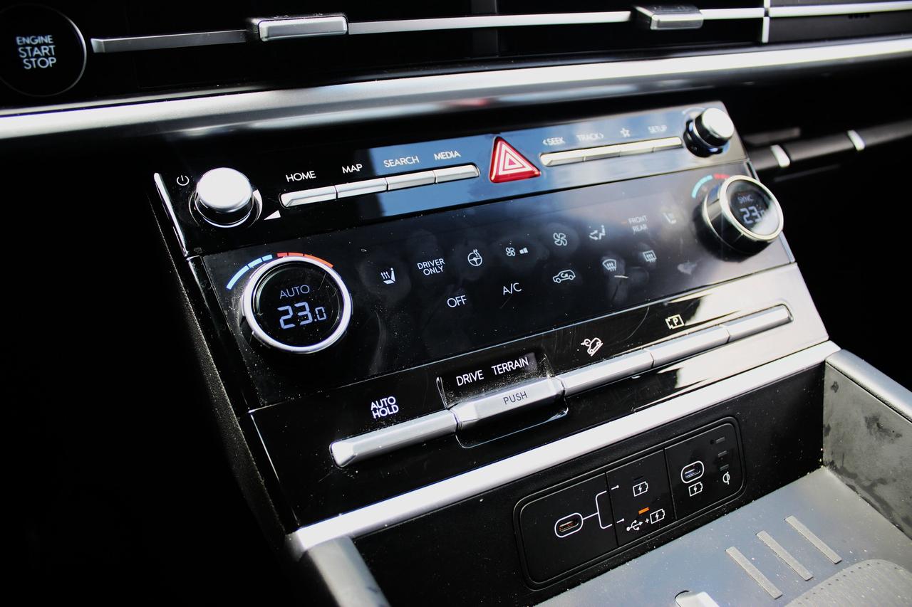 2024 Hyundai Santa Fe Hybrid PREFERRED Photo