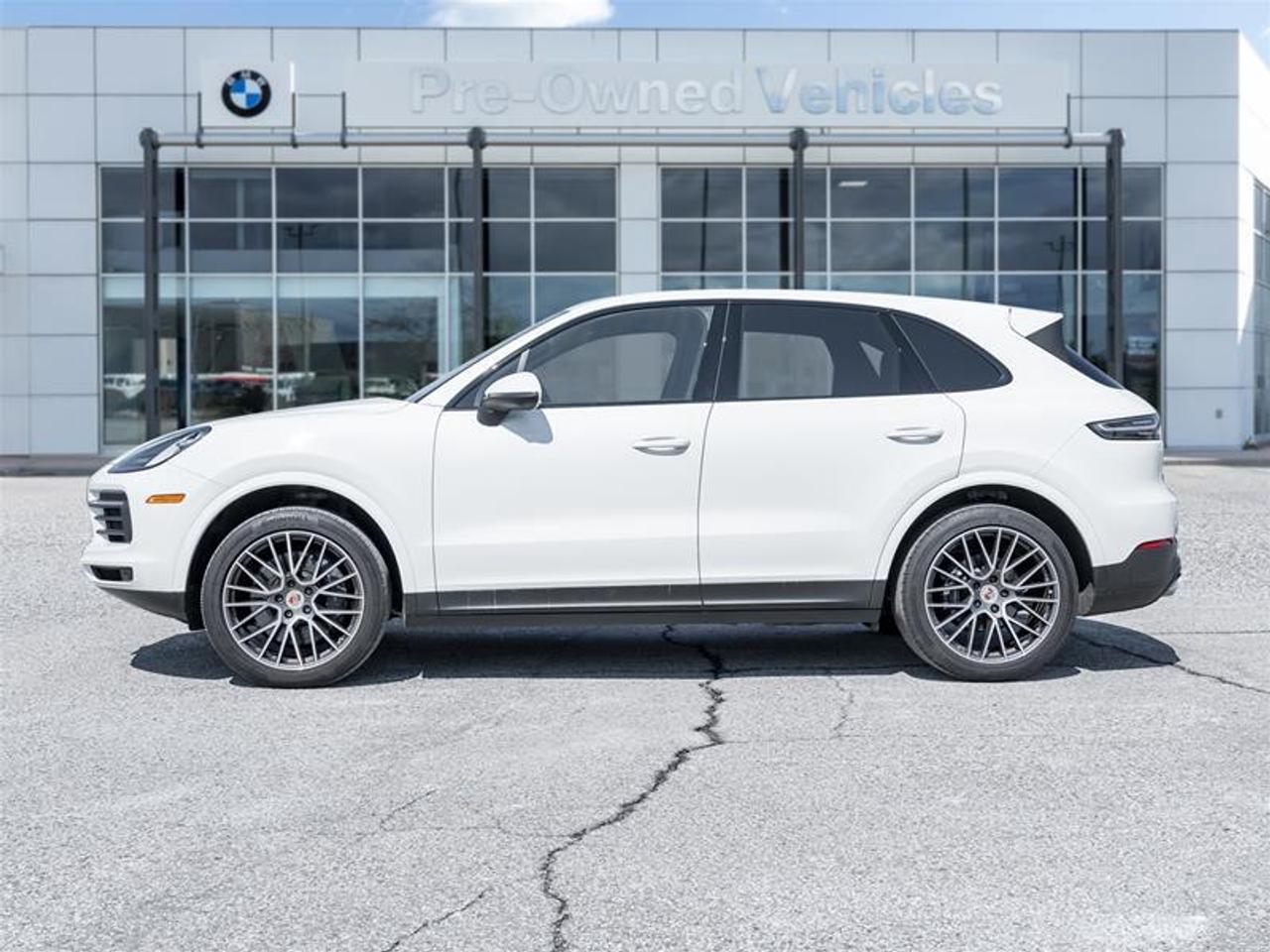 2022 Porsche Cayenne Base 4dr All-wheel Drive Photo3