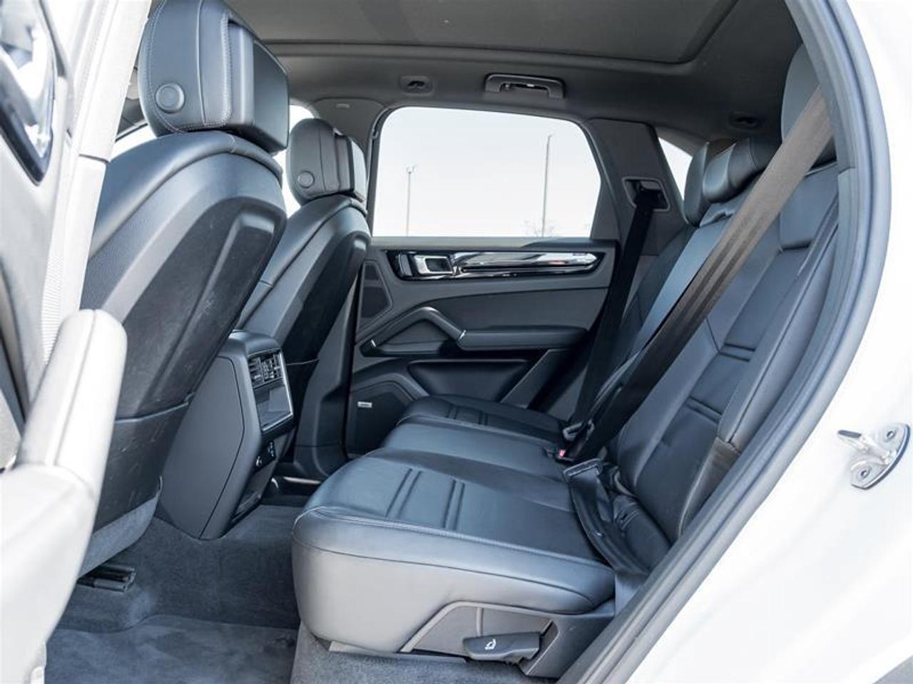 2022 Porsche Cayenne Base 4dr All-wheel Drive Photo