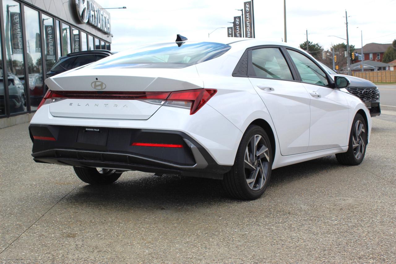 2024 Hyundai Elantra Preferred Photo4