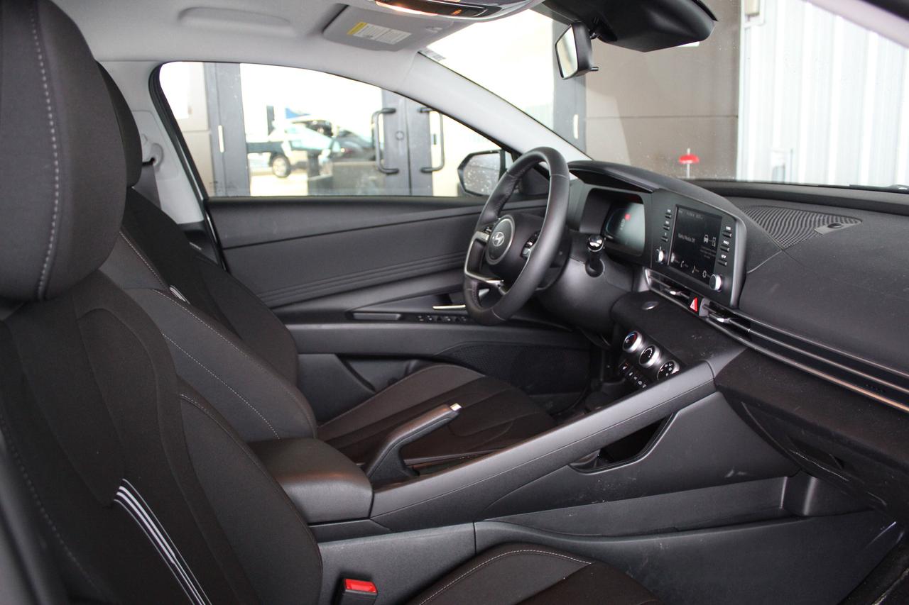 2024 Hyundai Elantra Preferred Photo