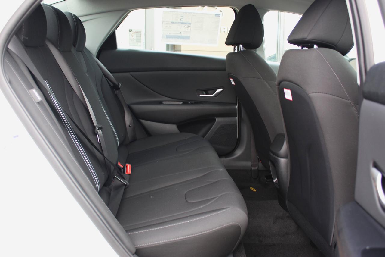2024 Hyundai Elantra Preferred Photo